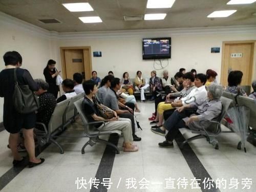 淋巴液|体内有肿瘤,看脖子就知道?脖子有这2种“迹象”,说明出问题了