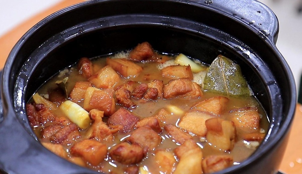 红烧肉最忌讳焯水，厨师长教你一招，肥而不腻又去腥，家人都爱吃