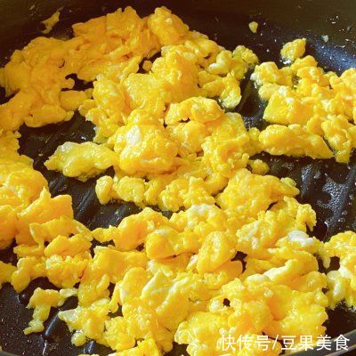 秋葵鸡蛋炒虾仁|#少盐饮食 轻松生活#秋葵鸡蛋炒虾仁