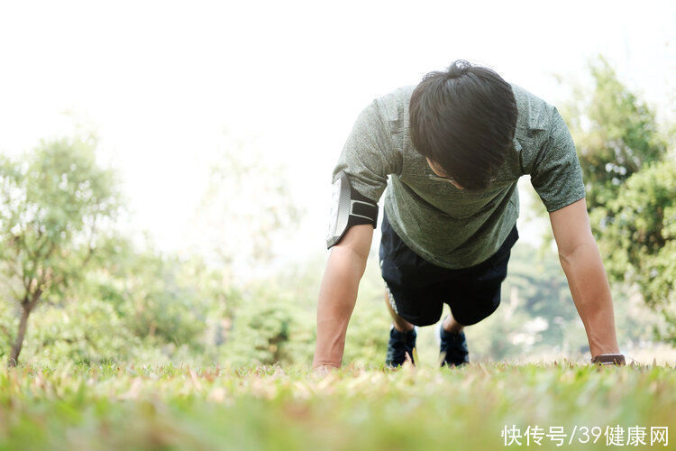 心血管疾病|每天坚持俯卧撑的男人,最后都怎样了?这4大好处会自动找上门