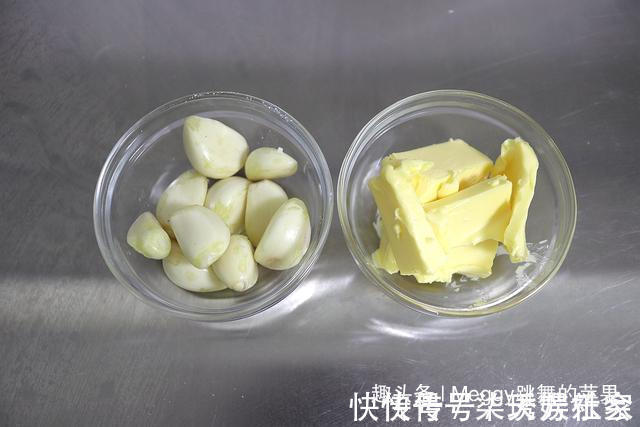 面团|面包没出炉就满屋飘蒜香，早餐零食不愁了，没菜没酱手撕吃一个