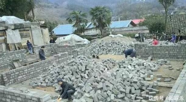 装修|邻居盖了栋这样的房子,村里人都被吓到了,现在房子空着没人住