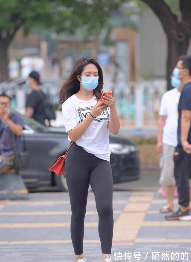 造型 打底裤活力满满,才能造型美感进阶,显白美丽!