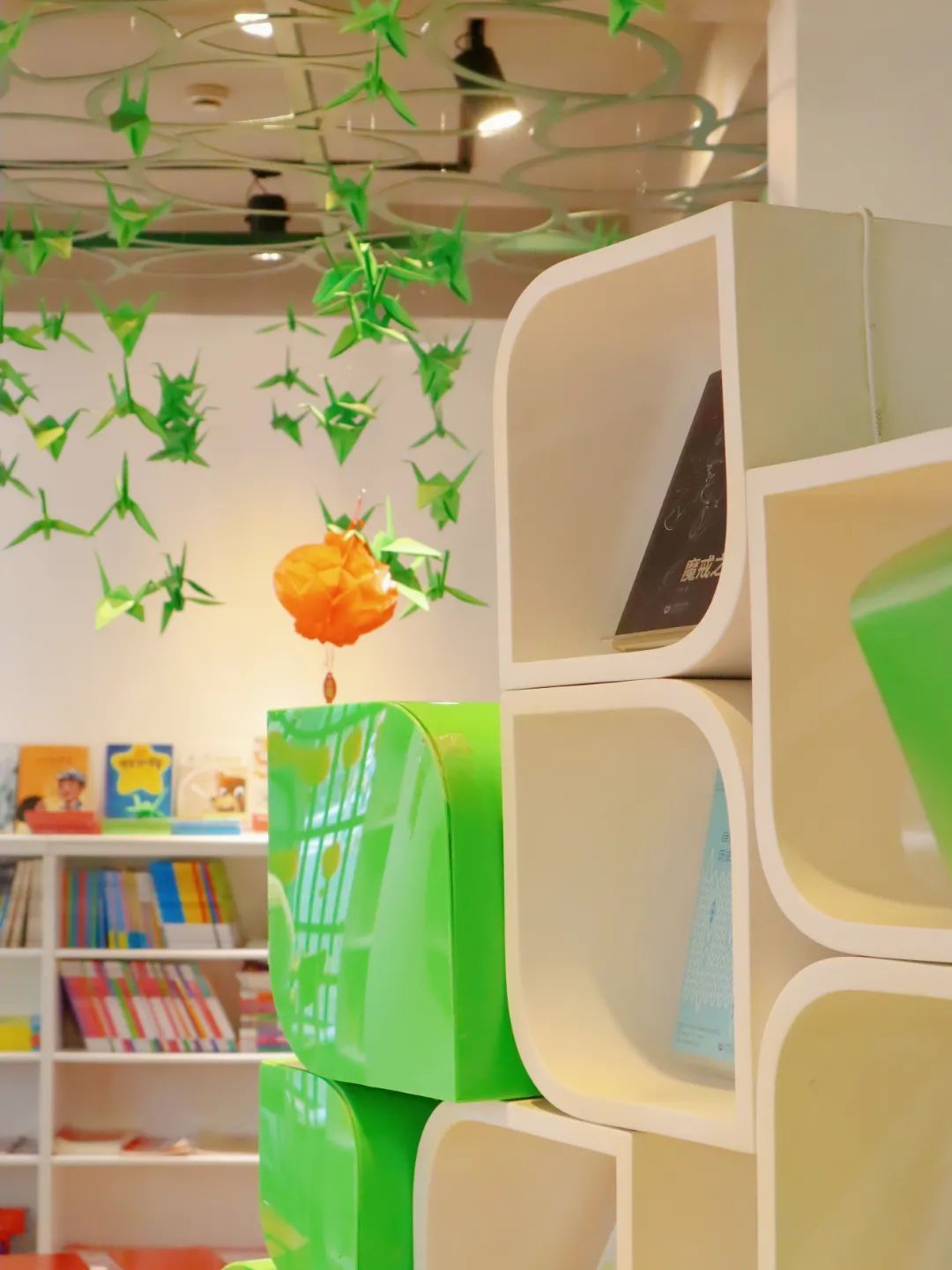 小书店!独具特色的衡复小书店,适合静心求知的你