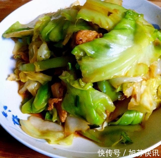 炒包菜别直接下锅,万万记住这“1步”,不仅更香,而且吃着更脆