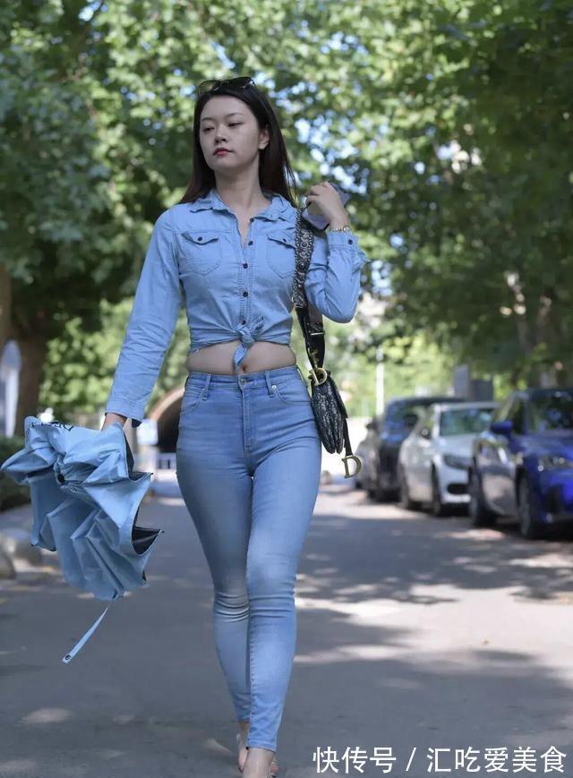 小蛮腰 勒出“游泳圈”!腰部有肉选择低腰牛仔裤,多少还是有点没想明白