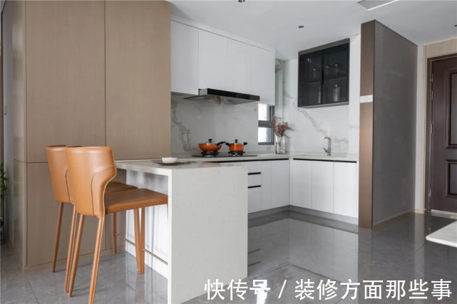 硬包|108平现代风三居室,空间充满现代简洁的大方感