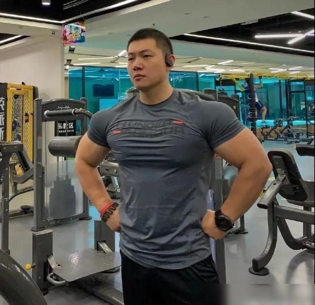 塊頭|男生因為“塊頭大”遭嫌棄，男人倒三角身材，過時了