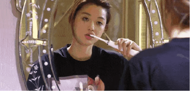 冰袋 新依美护肤:去水肿妙招,让你假期归来也是状态满满!