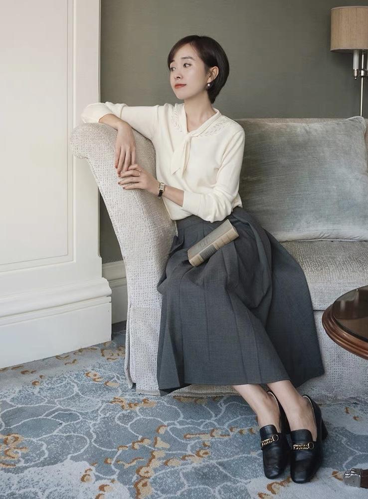 秋冬|别再一味地追求减龄了,针织衫搭配伞裙保温又好看,洋气又显瘦!
