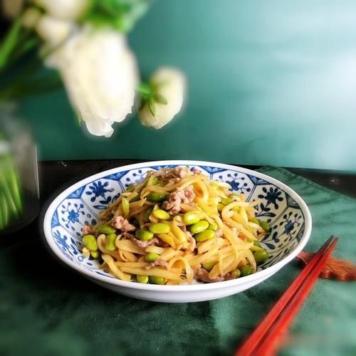 炒前|这道家常小菜,荤素搭配、营养美味,炒前多加这一步,吃得更健康