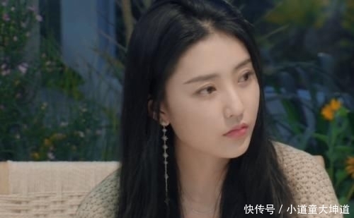 信号|心动的信号:薛逸星郑琴心肢体接触不雅,旁边女二的举动最让人称赞