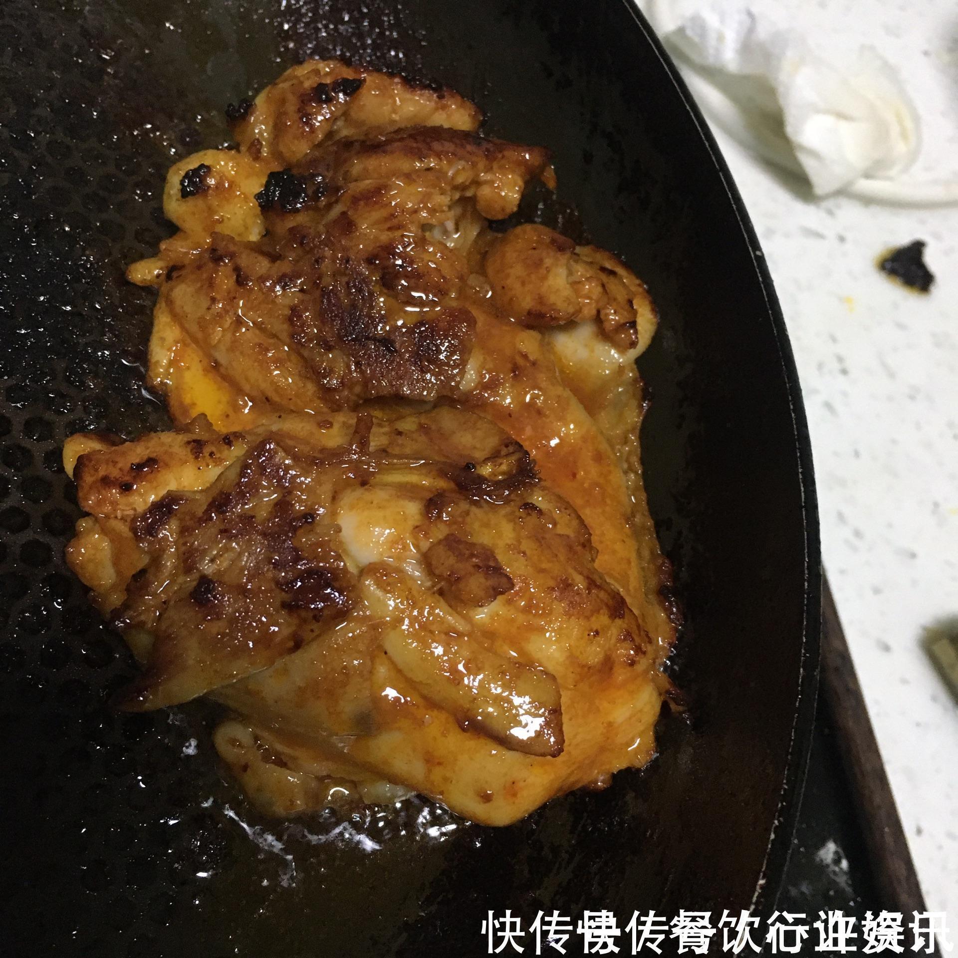 八角|在家不知道吃什么，香煎鸡腿，跟我学这道菜让你吃到撑