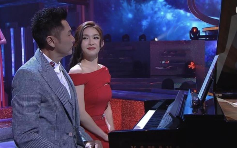 曾志伟|2021港姐选举12强出炉,关礼杰26岁女儿晋级,父女同台演出很温馨