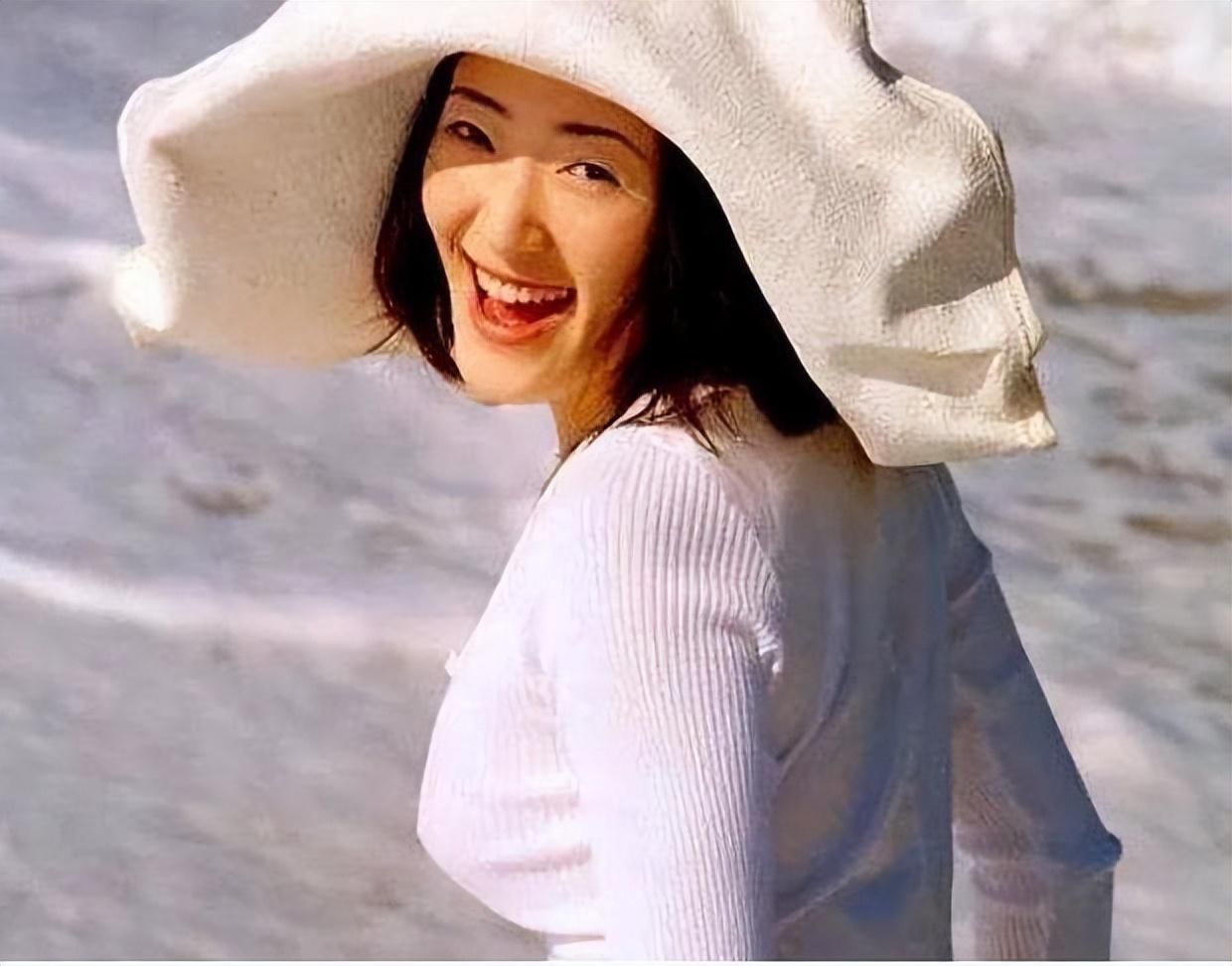“最美潘金莲”杨思敏:19岁走红,28岁住豪宅,33岁却沦落到卖拉面 - 360娱乐,你开心就好
