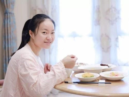 产妇|分娩结束后,男医生又把手伸进产妇肚子里,别急骂医生是为了你好