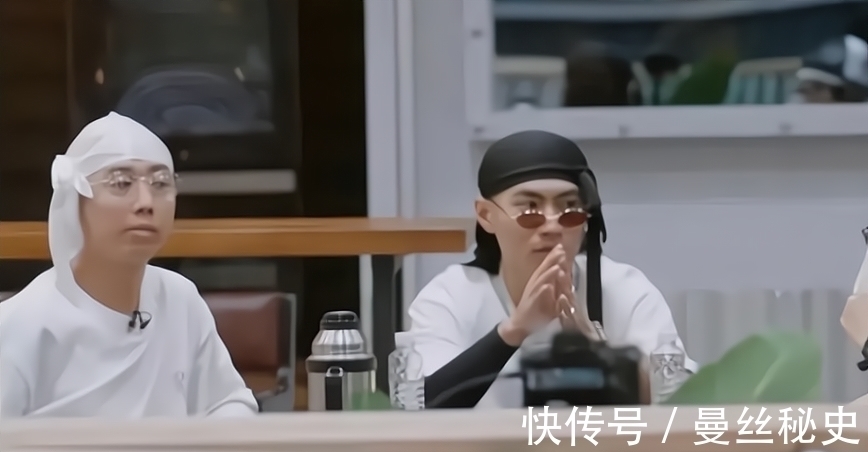 g同样是戴头巾,周杰伦跟陈小春是真的帅,而他是怕着凉受风吗?