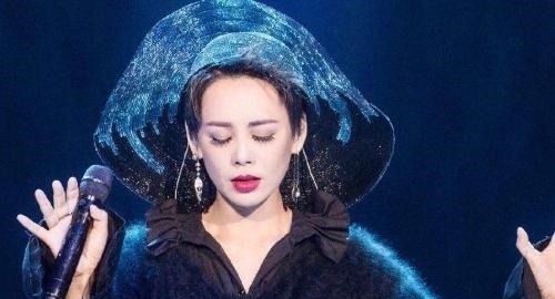 乘风破浪的姐姐|《乘风破浪的姐姐》，又名《兴风作浪的姐姐》我们不再害怕老去