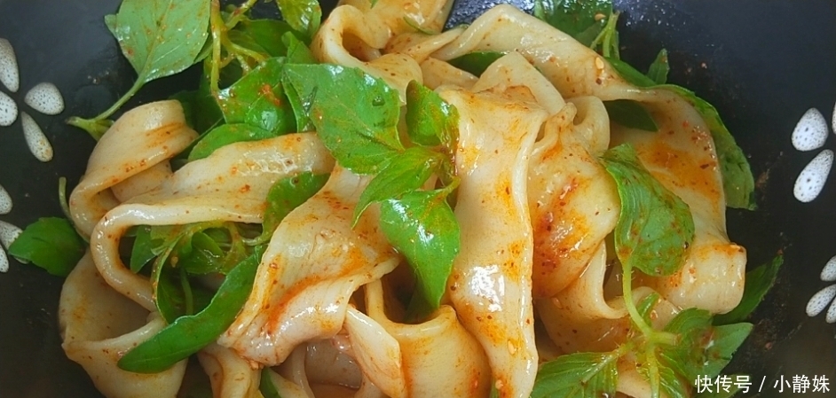 我家面条从来不买,教你秘制做法,筋道爽滑,1.5元面粉做一锅