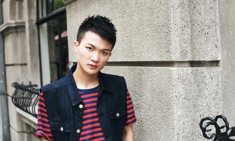 那英曾经淘汰的3位歌手,如今个个爆红,培养的冠军却无人问津