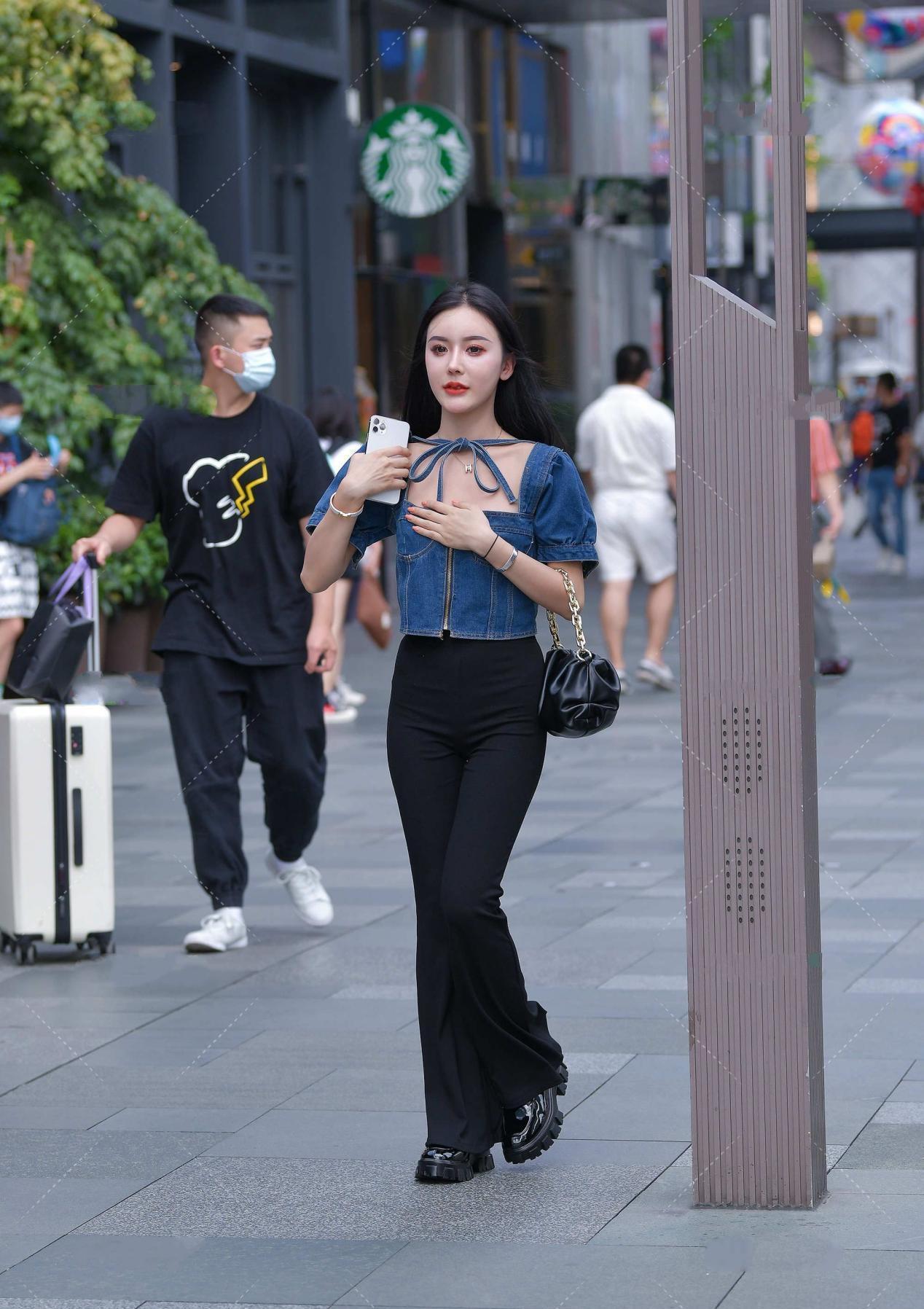 蝴蝶结|短款牛仔上衣，领口蝴蝶结装饰，更显公主气息，仙气十足
