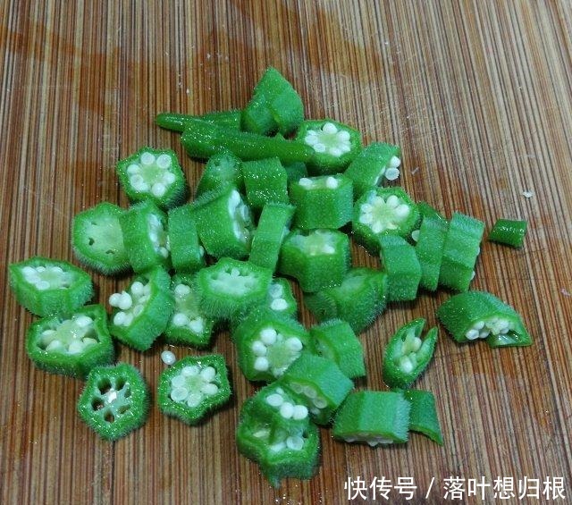 中式汉堡,来一碗玉米糊,早餐OK