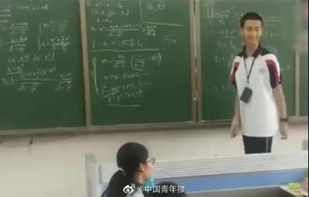 清华|14岁少年上清华！网友：学成归来仍是少年！