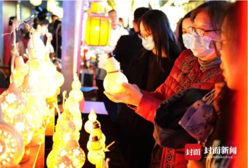 灯笼亮了 成都年味浓了|图说生活 |灯笼亮了 成都年味浓了\＂,\＂i11\＂:\＂图说生活