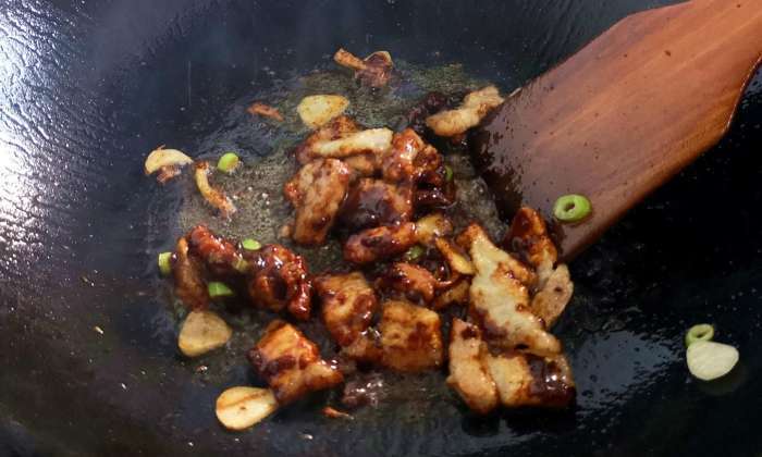 豆角配土豆的这种做法,实在太美味,简单易学,爱吃豆角的看过来