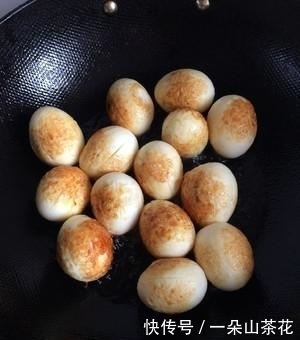 吃腻|吃腻了荷包蛋、炒鸡蛋的你有福了,教你一种鸡蛋的新吃法