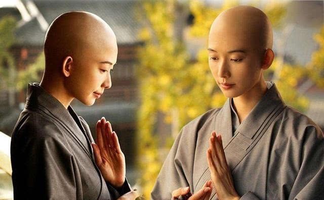 头角峥嵘|尼姑庵里长大的帝王，因太丑吓坏生母，尼姑却一眼看出他并非凡人