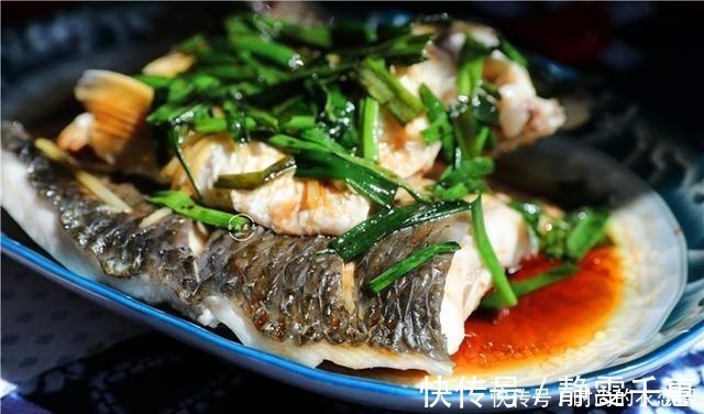 不论做什么鱼，都别放这2种调料，大厨教你一招，鱼肉鲜嫩无腥味