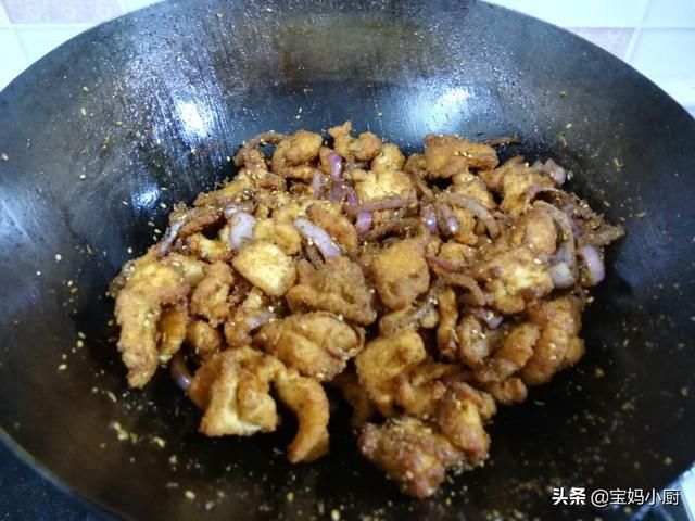 零食|鸡胸肉这样做，能当零食能当下酒，12块钱能做两大盘，可香了