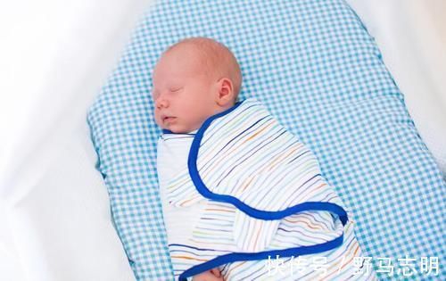 新生儿|襁褓再好用也有弊端,3种情况不要用,新手爸妈别不当回事