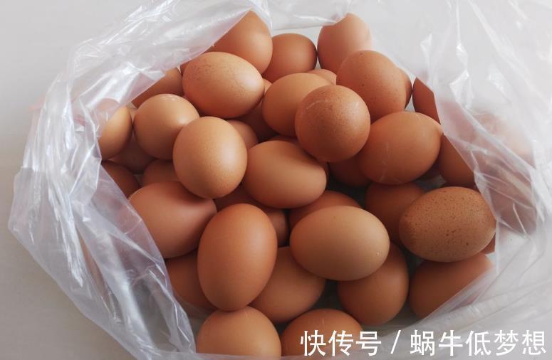 咸鸭蛋|鸡蛋这样腌,简单易做,新手也能一次搞定,个个鸡蛋都流油起沙