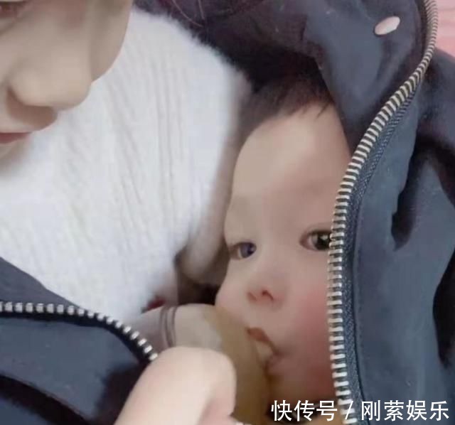 姐姐|弟弟“伺候”刚洗完澡的姐姐火了,网友:让姐姐收拾得明明白白的