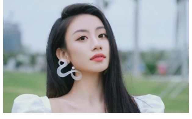 “一日為師，終身為父”，李克勤時(shí)時(shí)不忘提攜冠軍伍珂玥