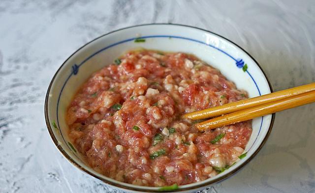 降温了,想暖和给家人多喝这汤,鲜美营养又暖胃,天气再冷也不怕