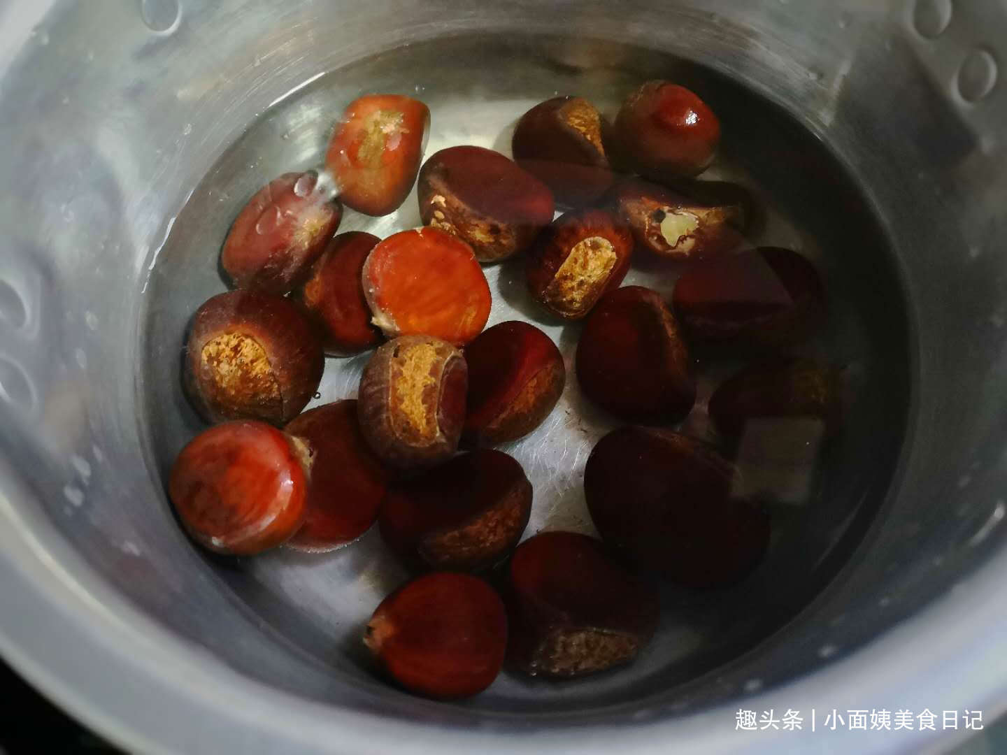 这碗粥,女人喝了益气补血,孩子喝了强筋健骨,营养不比八宝粥差