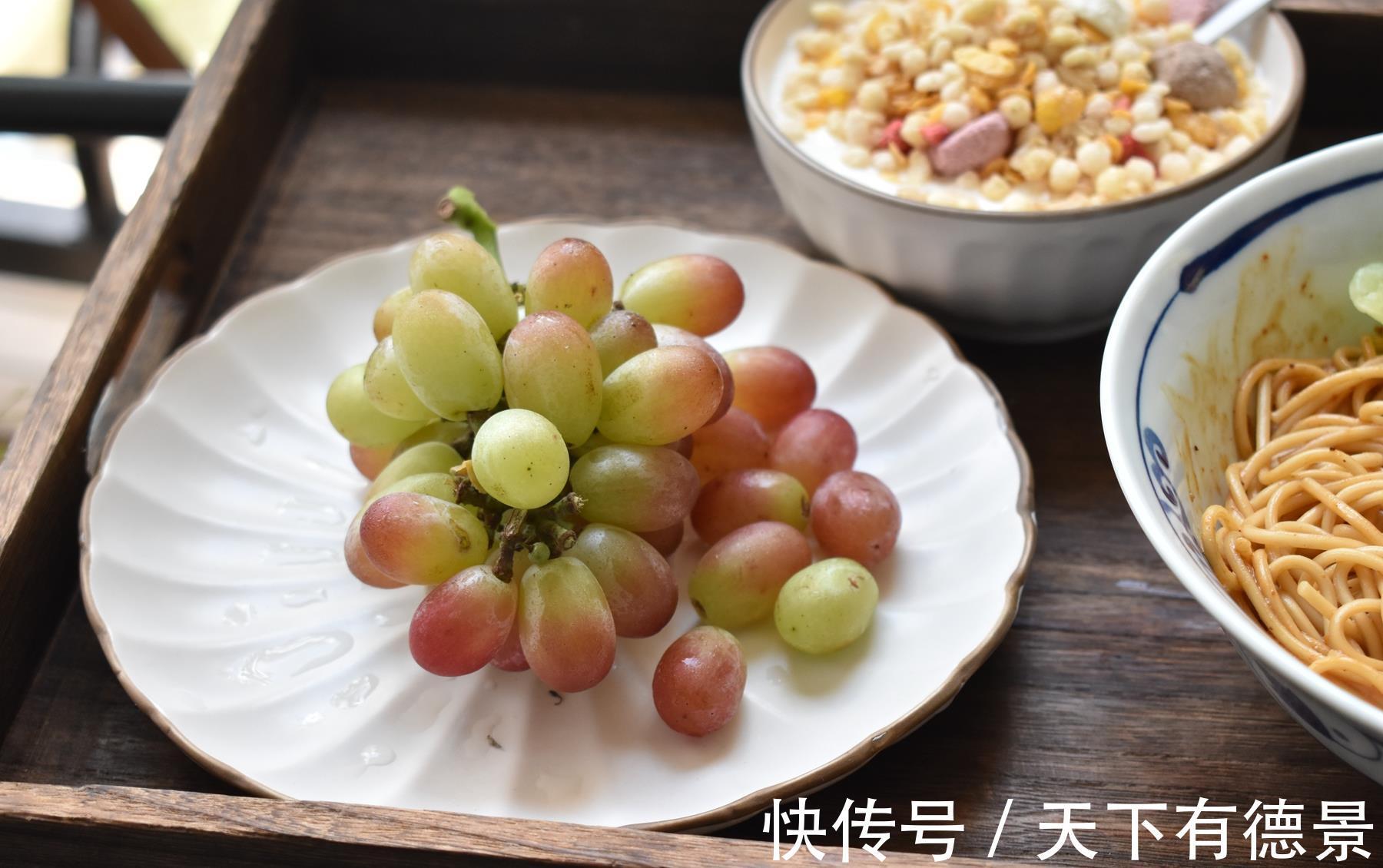 我一个人|一个人的午餐这样做简单省事，8分钟就做好，花钱少营养又美味