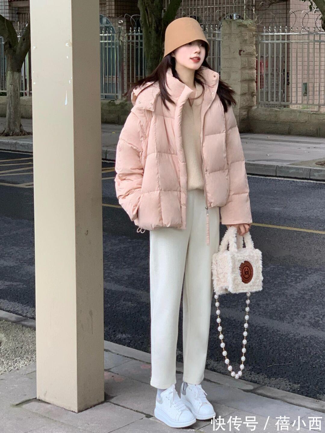 洋气|女人无论年纪多大,穿“羽绒服”都能时髦洋气,跟博主照穿就行