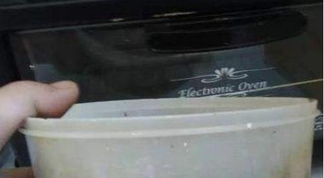 养花土,用一个塑料袋,轻松杀虫灭菌,花盆里一个虫子都没有