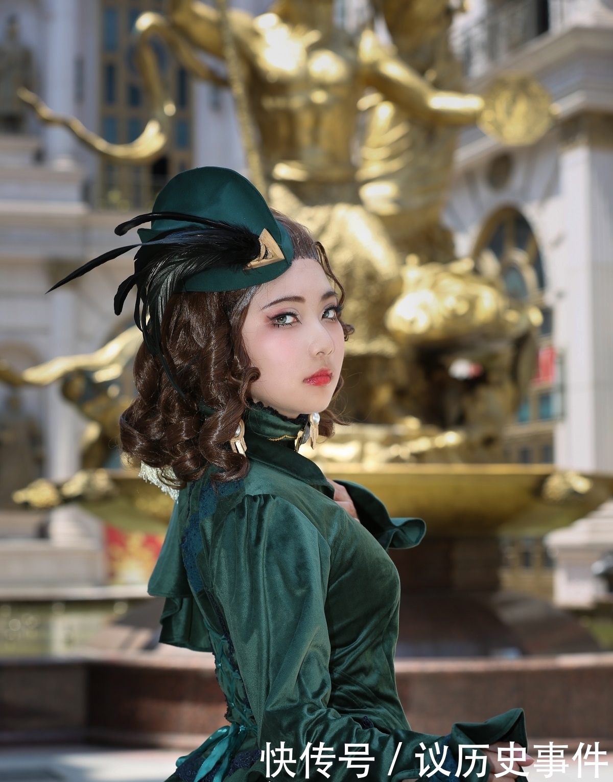 cos|《第五人格》红夫人斯嘉丽cos,优雅高贵,举手投足气质尽显!