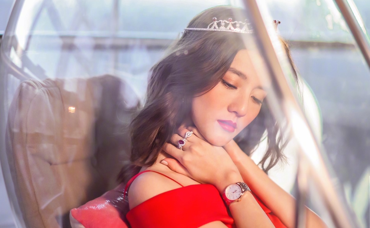 章小蕙|章小蕙2代林峯为她一掷千金,现与富豪男友分手街头吃低价美食