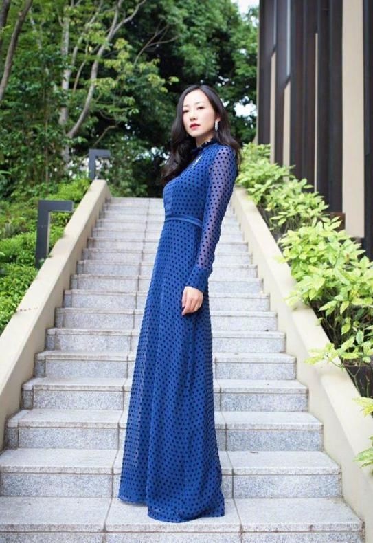 碎花|碎花裙“大势已去”,雪纺裙早春必备,时尚又减龄