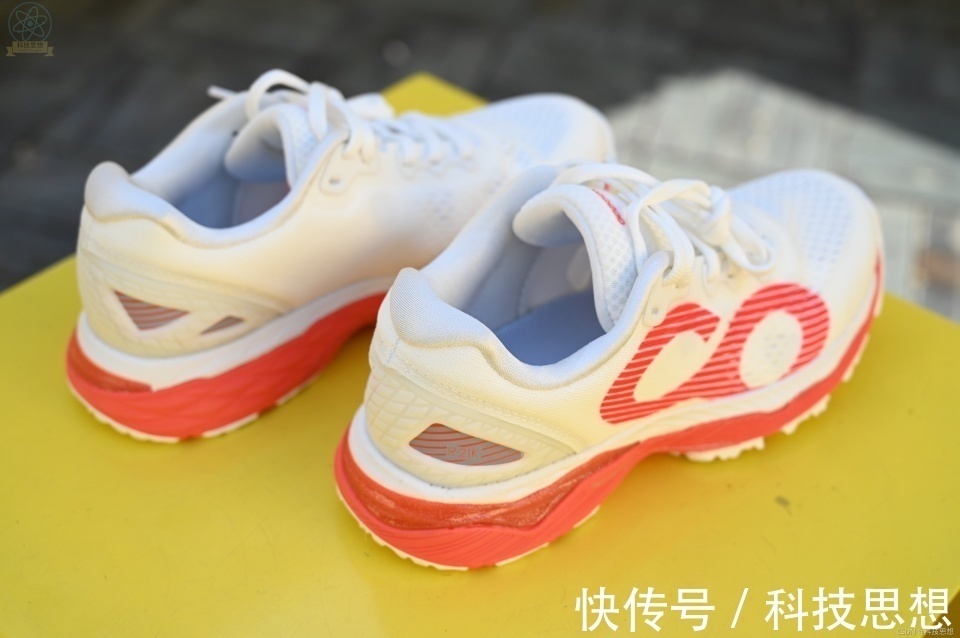 贾卡 轻便舒适的专业跑鞋,慢跑半马都能用,咕咚21K驭风体验