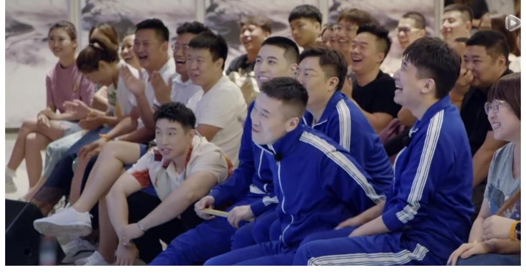 張九南|《德云斗笑社》：冷板凳上冷言冷語不合群的燒餅，到底怎么了？