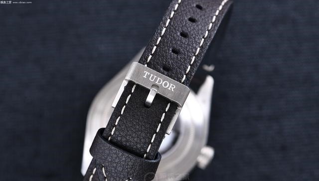 贵金属#雪花针遇上雪花银 品鉴帝舵碧湾1958型925腕表!