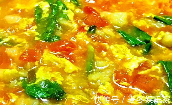 做疙瘩汤时,不要直接搅疙瘩,教你2个技巧,疙瘩又小又圆,好看