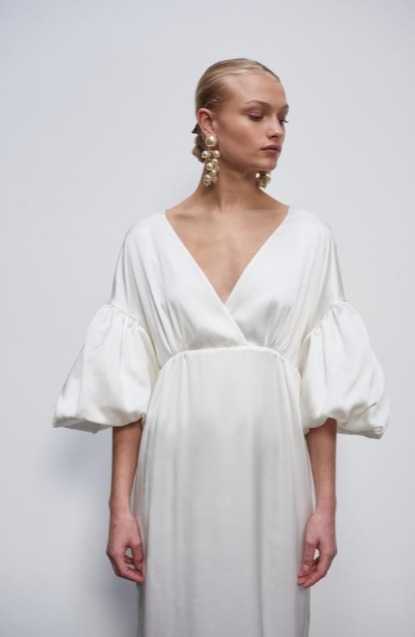 菜菜时尚show:简约婚礼带动永续婚纱潮